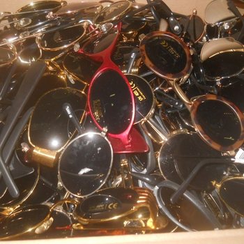 MIX DE LUNETTES DE SOLEIL (120 pcs)