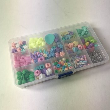 ENSEMBLE DE PERLES EN BOÎTE - COULEURS MIXTES (12 pcs)